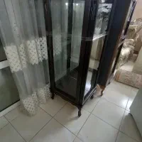 ویترین کم جا و کاملا سالم