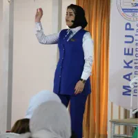 ارایشگر ماهر
