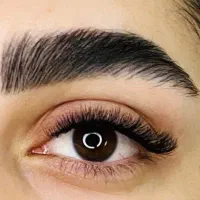 اکستنشن مژه با تخفیف ۵۰٪ برای پنج نفر اول