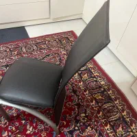 میز چوبی و صندلی