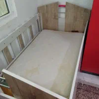 تخت کنار مادر دوتومن