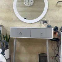 اینه و میز ارایش