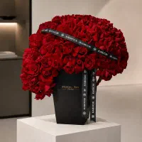 باکس گل ۸۰ شاخه رز هلندی قرمز