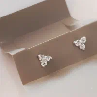 گوشواره نقره با نگین زیرکنیا سفید کیوت