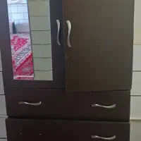 فروش یک عدد کمد به همراه چهار کشو