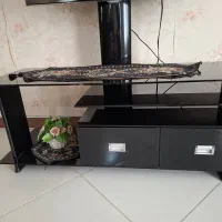 میز تلویزیون شیشه ای