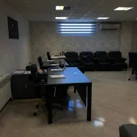 استخدام همکار حرفه‌ای با فن بیان بالا