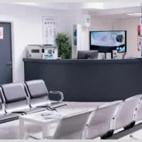 یک نفر نیروی منشی مرکز درمانی با سابقه کار مرتبط
