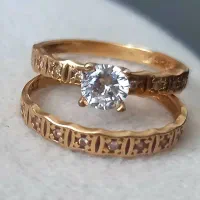 حلقه و پشت حلقه ای طلا 150 بالای تابلو