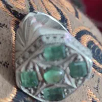 انگشتر ۵ سنگ زمرد دستساز