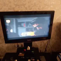 تلویزیون lcd 32 سامسونگ به همراه میز