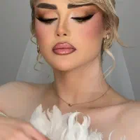 هر عروس یک همراه رایگان به همراه تست میکاپ