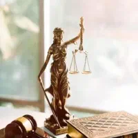 وکیل پایه یک دادگستری در‌ دعاوی حقوقی،کیفری و...