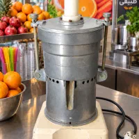 آبمیوه‌گیری صنعتی قدیمی مناسب آبمیوه‌فروشی