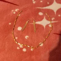 گردنبند  و گوشواره زنگ ثابت