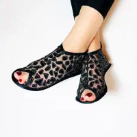 پخش عمده تک پاپوش چرم پشت زیپ جوراب زنانه دختران