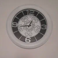 ساعت دیواری