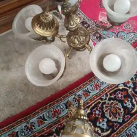 یک لوستر بفروش میرسد