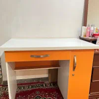 میز تحریر سفید نارنجی