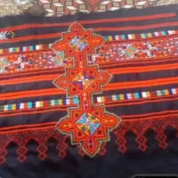 گل میدوزم