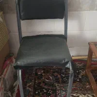صندلی آهنی