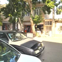 فروش ۲دهنه مغازه ویک واحدمسکونی خیابان پارکشهر