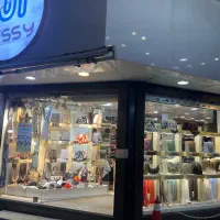 فروشنده شال و روسری