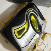 واکمن سونی فوق العاده نو و با کارتن و متعلقات کامل