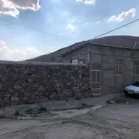 زمین ویلایی داخل بافت فشند با بنای نقلی