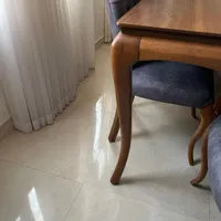 میز نهار خوری و وسایل منزل