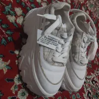 کفش کاملا نو