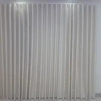یک عدد پرده پذیرایی در حد نو با میل پرده و مخلفات