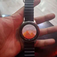 فروش گلکسی واتچ۴ مدلr800 سالم باجعبه و شارژر