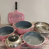 دو سرویس قابلمه چدن یکی صورتی و یکی سبز
