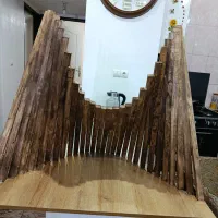 میز مدرن و شیک ،مثل عکس اینترنتی دیوار وصل میشه