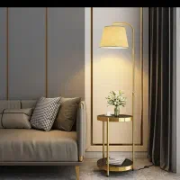 آباژور کنارسالنی ایستاده مدرن