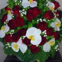 گل مصنوعی خیلی قشنگ با گلدان چوبی