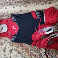 لباس کشتی و کفش ورزشی