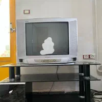تلوزیون و میز تلوزیون