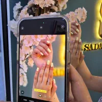 ناخن کار و مژه کار حرفه ای