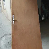 درب چوبی کاملا سالم