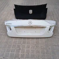 درب صندوق عقب E۲۵۰