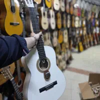 گیتار سفید مشکی خریدار و‌فروش( کلاسیک الکتریک)