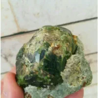 یک سنگ راف گارنت  کلکسیونی