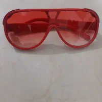 عینک آفتابی زیبا بزرگ قرمز