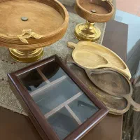 یه سرپیس پذیرایی چوب یک بار استفاده شده