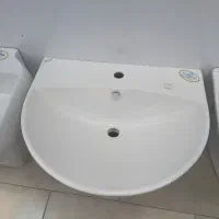 روشویی نیم دایره دارای زیرآب پدالی مروارید