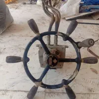 جعبه فرمان تای تانیک و بچه لنج