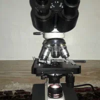 میکروسکوپ دوچشمی آزمایشگاهی
