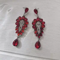 گوشواره قرمز